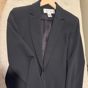 Vintage Jones New York Women’s Size 6 Blazer